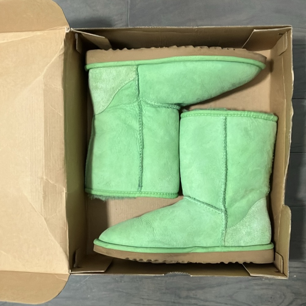 Y2K Vintage Ugg Classic Short Boots Size 6 - Picture 10 of 14